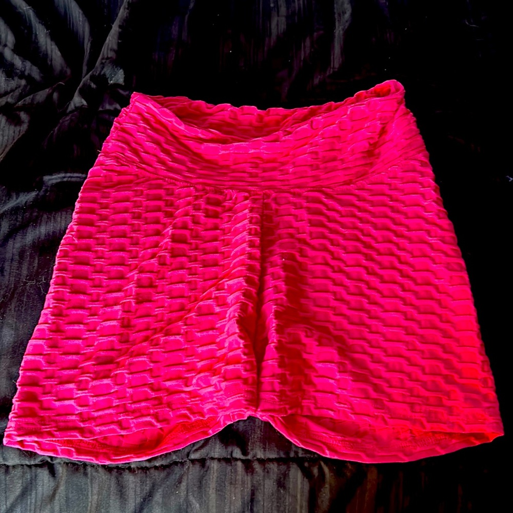 Women’s Medium pink spandex shorts NWOT